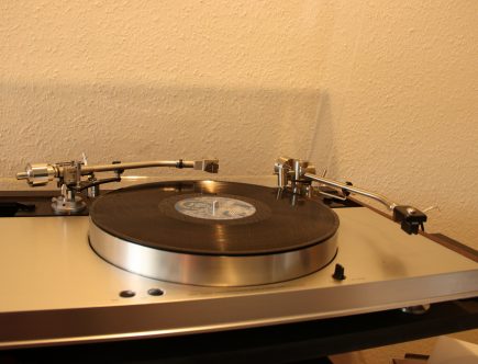 Measuring tonearm resonance frequency with the Ortofon Pickup Test Record